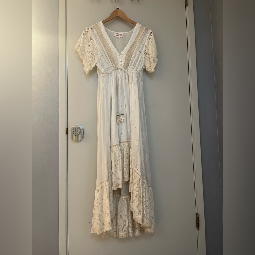 Gipsy Queen M/L White/Beige Lace High-Low Dress